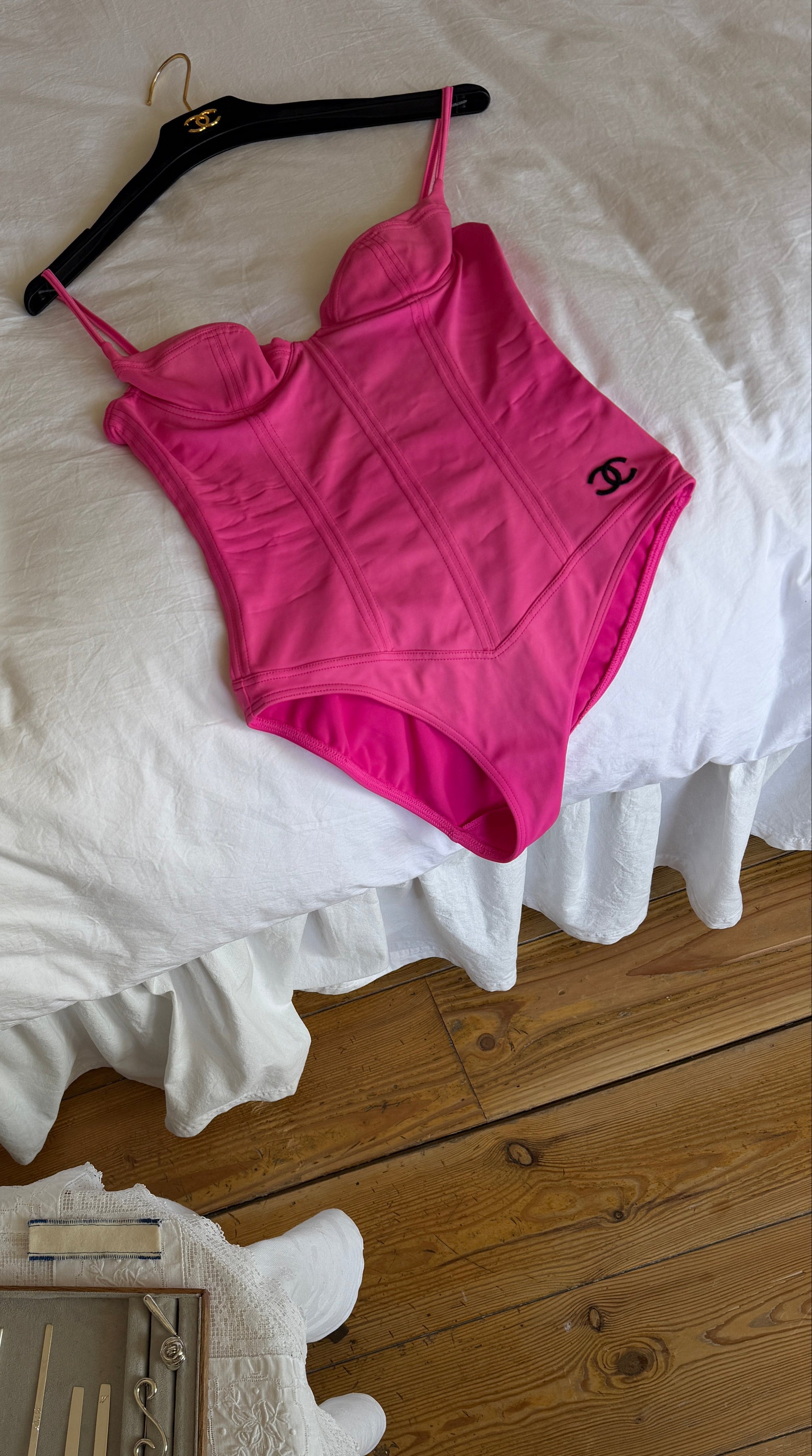 PINK SWIM SUIT 1995