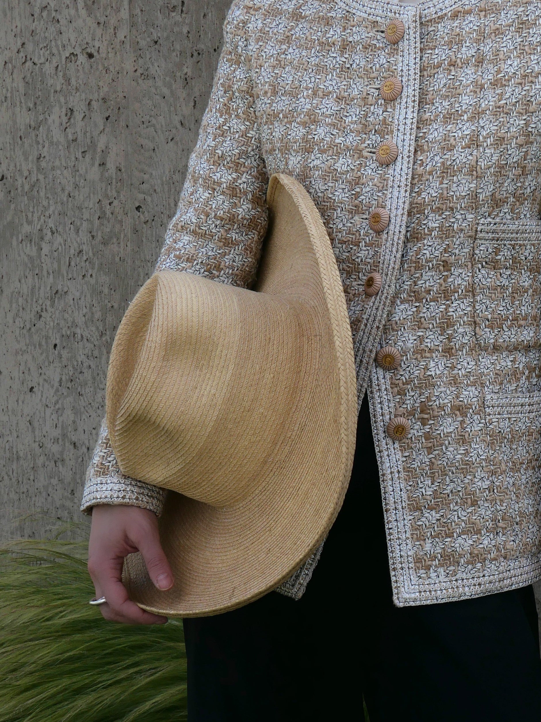 1993 ICONIC SAND TWEED JACKET, SIZE 34