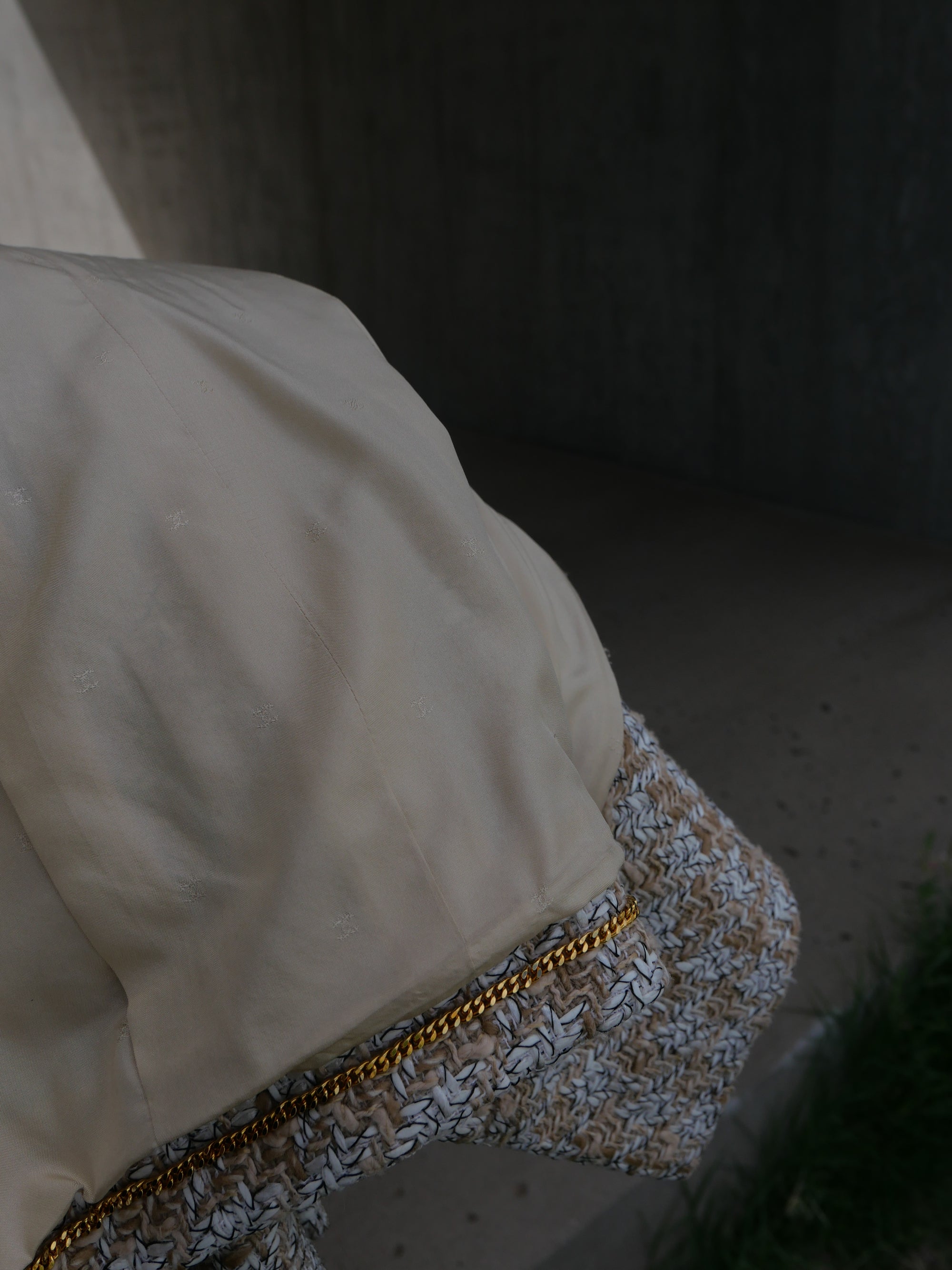 1993 ICONIC SAND TWEED JACKET, SIZE 34