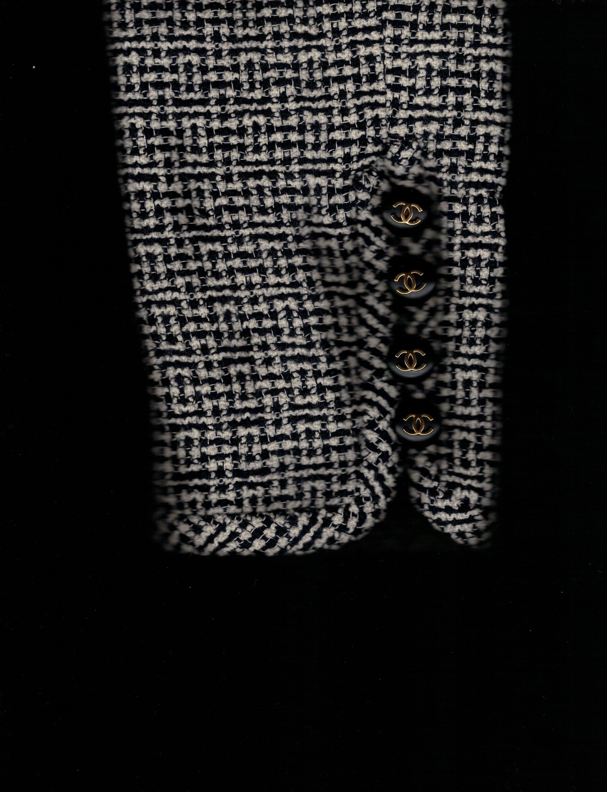 1991 TWEED JACKET - SIZE 34/36