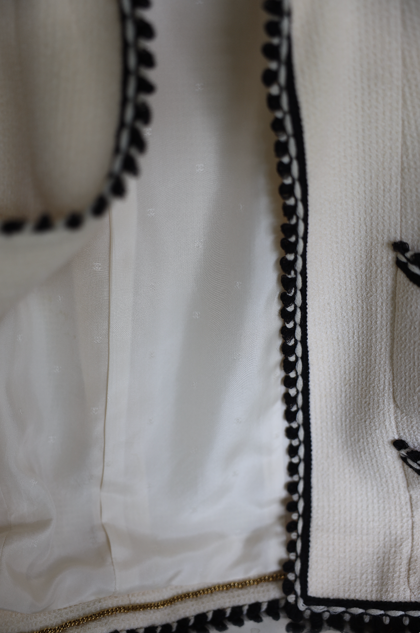1994 CLASSIC CREAM JACKET, SIZE 36/38