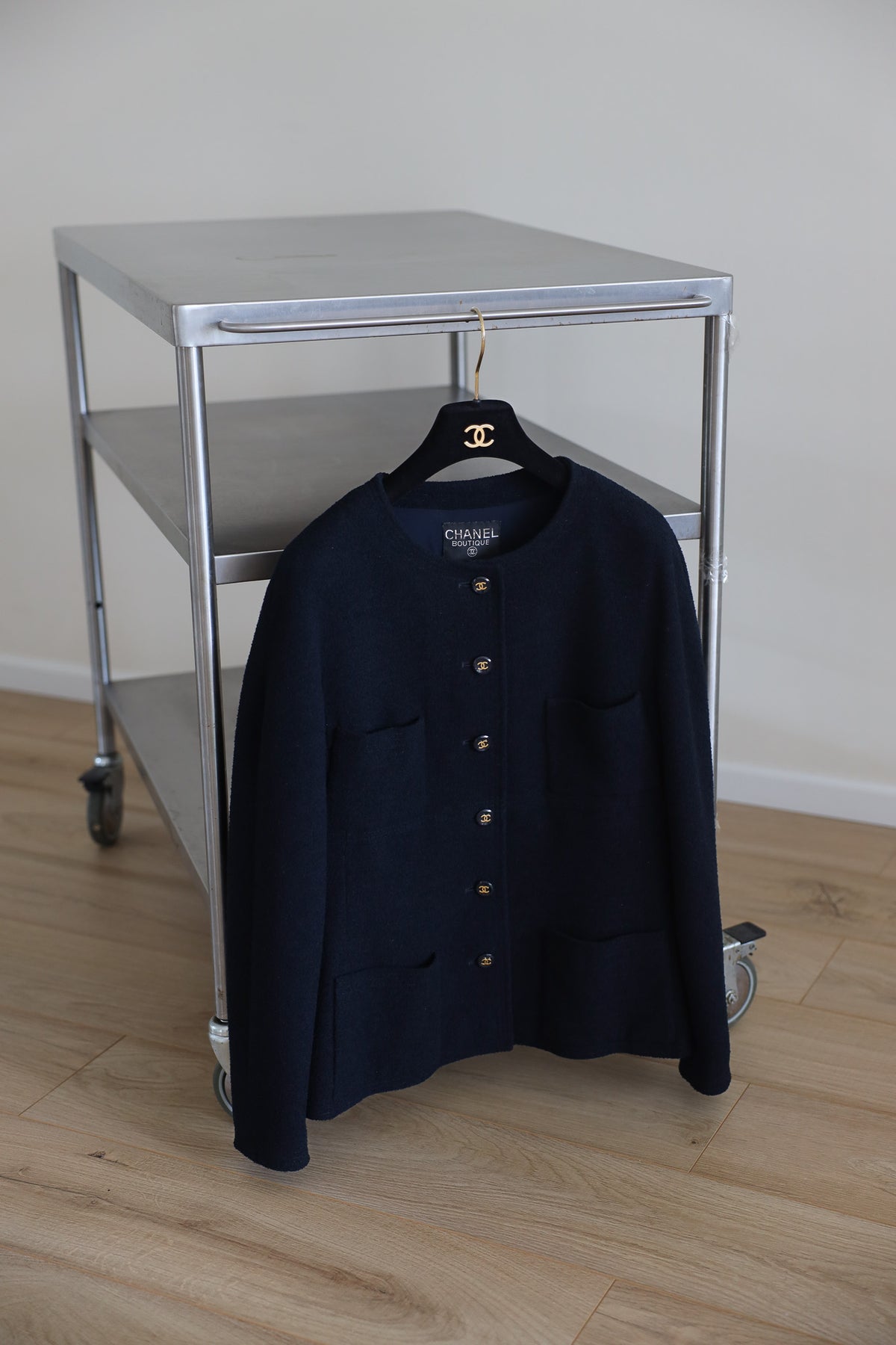 1995 NAVY COLLARLESS BOUCLÉ JACKET, SIZE 40