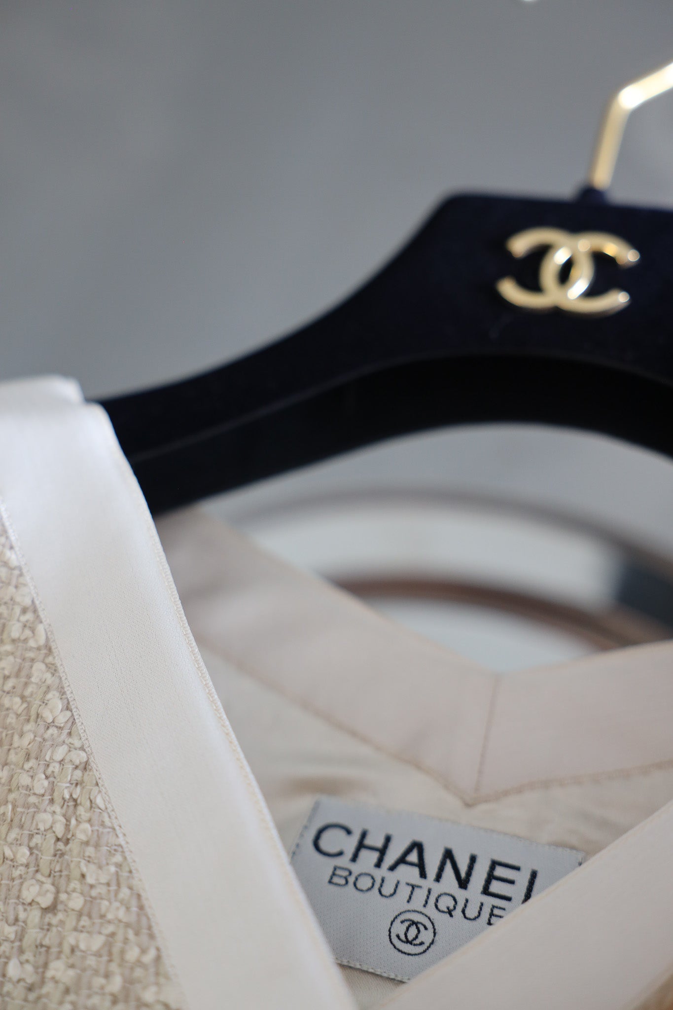 1990 CREAM SATIN TWEED, SIZE 38
